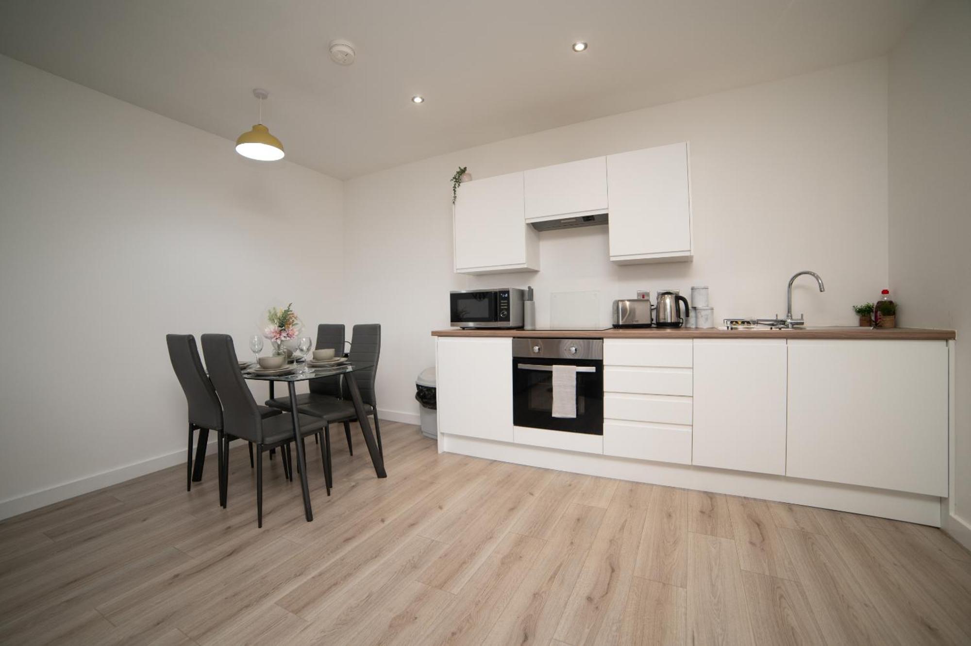 Bv Luxury Conditioning House * Bradford (West Yorkshire)
